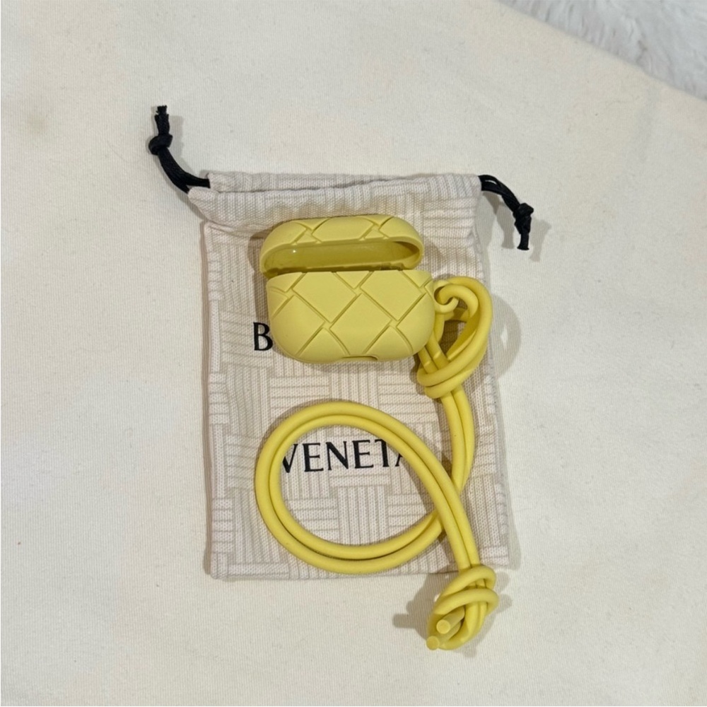 BOTTEGA VENETA Intreccio AirPod Pro Case